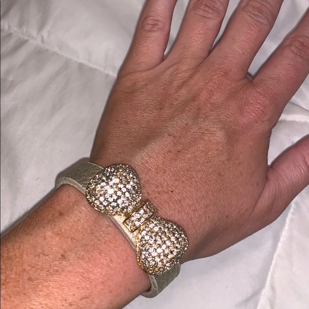 Bling gold bow bracelet, snap closure, rhinestone